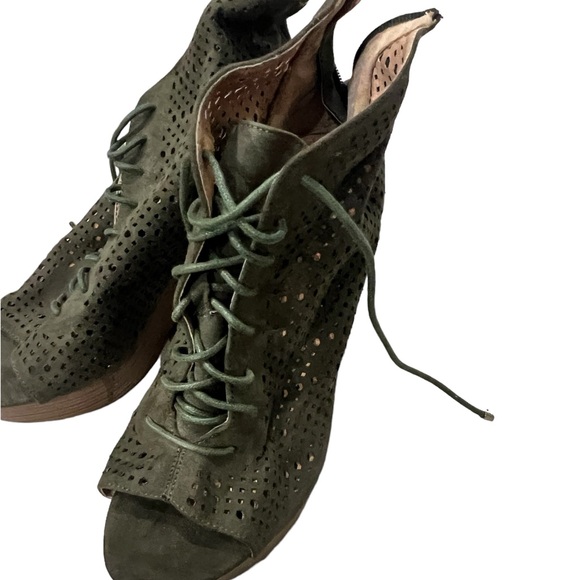 Hardly used like new condition - Picture 1 of 2